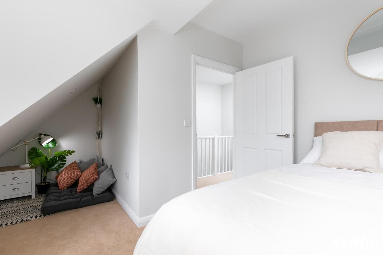 Turtle And Rabbit - Comfortable And Spacious Houses Slough Luaran gambar