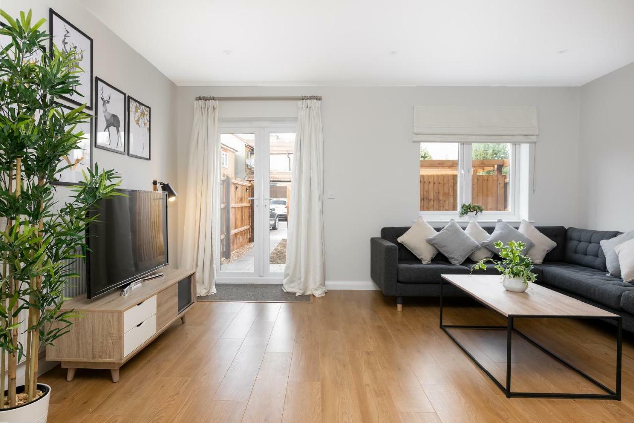 Turtle And Rabbit - Comfortable And Spacious Houses Slough Luaran gambar